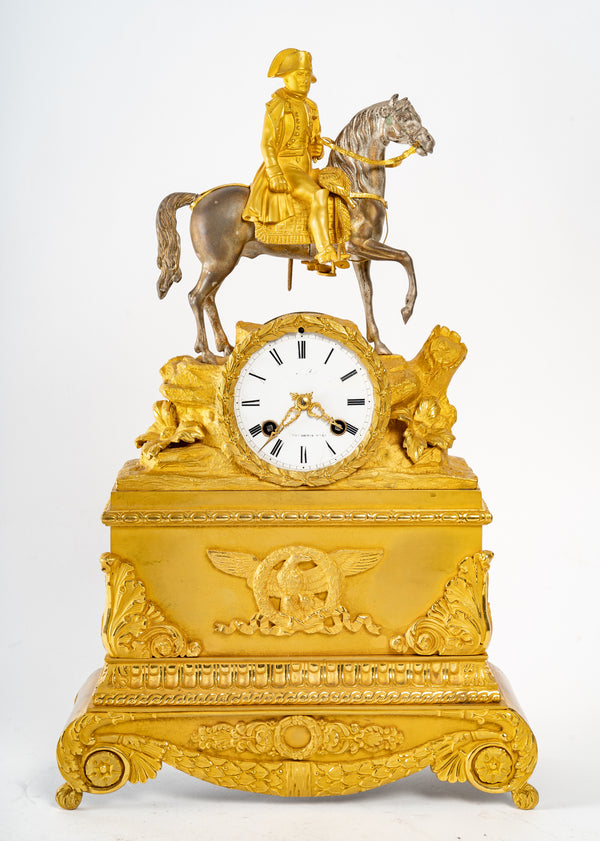 Pendule en bronze dorée Napoléon 1er à cheval
